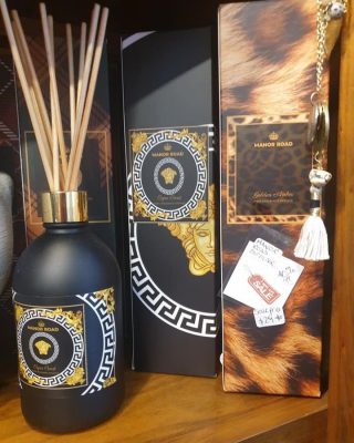 Late night shopping Every Thursday until Christmas.
Tonight we have on sale the beautiful Australian Manor Road range of Reed Diffusers, Hand and body soap and Microfibre towel. 

40% off making it a great buy for a top quality product.

I love that it is classy and also caters to masculine tastes as well as female. 
The microfire towel is compact making it a practical choice for sport and recreation.

Limited quantities of paper serviettes and wax papers attracting our shop local reward of 5% off when you buy ❤

Pop in tonight...we are open til 8ish

#shoplocal #dungog #inspiredbydesign #somethingspecial #manorroad